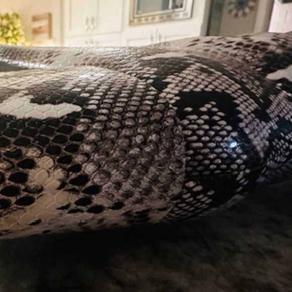 Unbranded Snake Print  Faux Leather Block Heel Boots NEVER WORN - BRAND NEW! 9 M - Picture 14 of 15